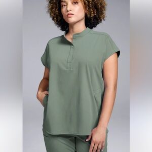Hypothesis 3 pocket oversized scrub top XL